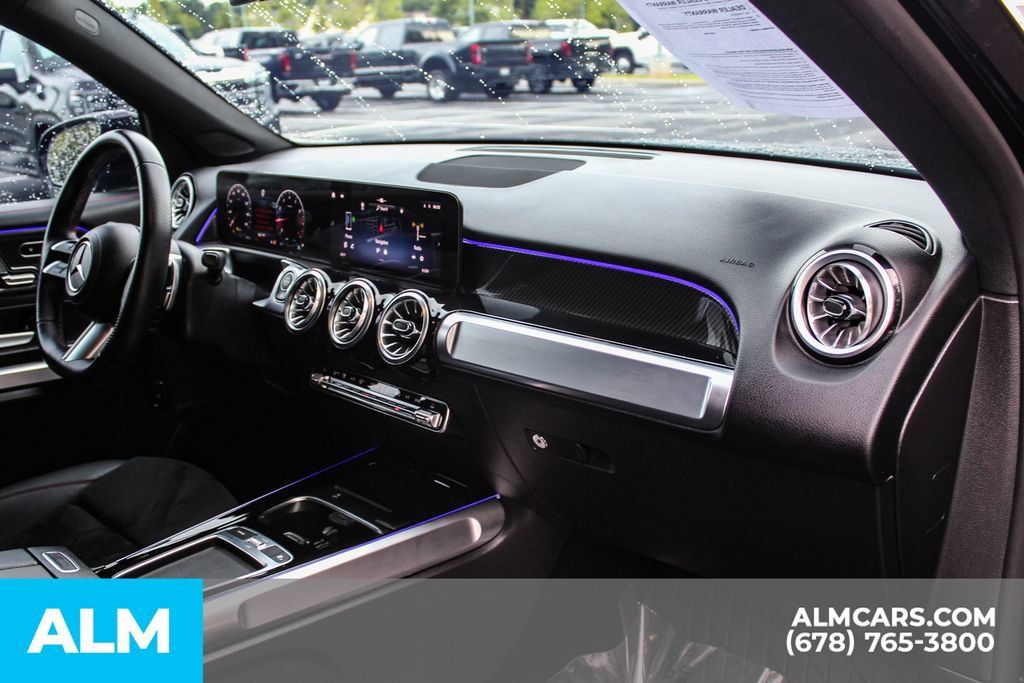 Used 2025 Mercedes-Benz GLB 250 image 23