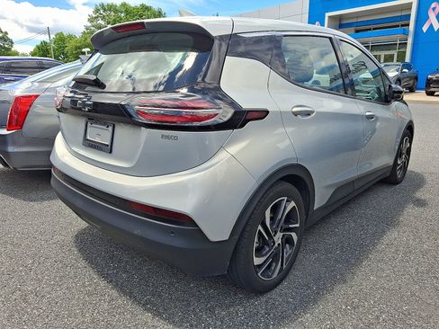 Used 2023 Chevrolet Bolt LT w/ Infotainment Package FWD image 6