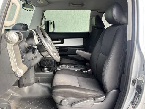 Used 2007 Toyota FJ Cruiser 2WD image 13