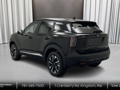 New 2026 Nissan Kicks SV AWD/4WD image 7