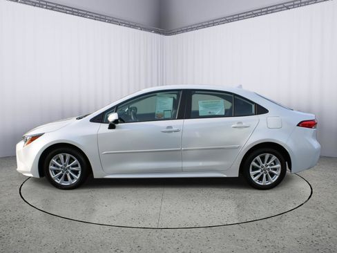 Certified 2024 Toyota Corolla LE image 5