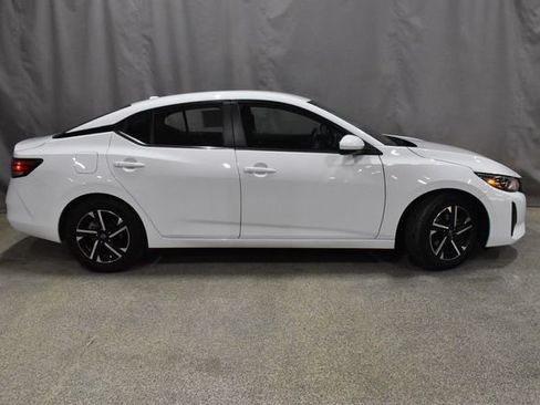 Used 2024 Nissan Sentra SV image 2