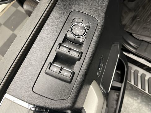 Used 2018 Ford F150 Lariat w/ Equipment Group 502A Luxury image 11