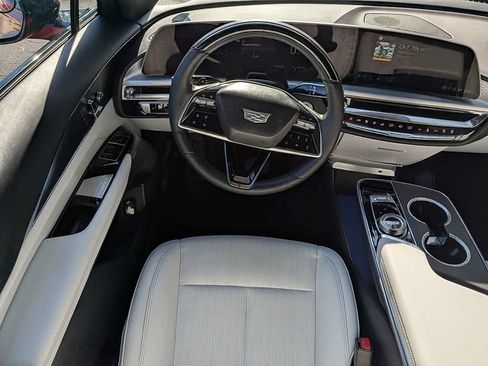 Certified 2024 Cadillac Lyriq Luxury AWD/4WD image 17