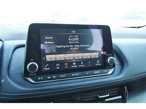 Used 2021 Nissan Rogue SV w/ Premium Package image 23