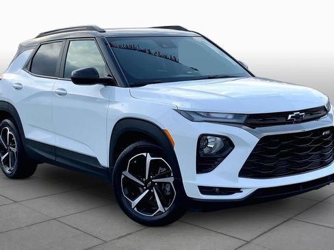 Used 2023 Chevrolet TrailBlazer RS w/ Sun and Liftgate Package FWD image 3