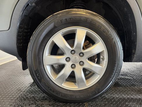 Used 2011 Kia Sorento 2WD w/ Convenience Pkg image 32
