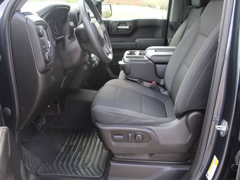 Used 2022 Chevrolet Silverado 1500 Custom Trail Boss AWD/4WD image 4