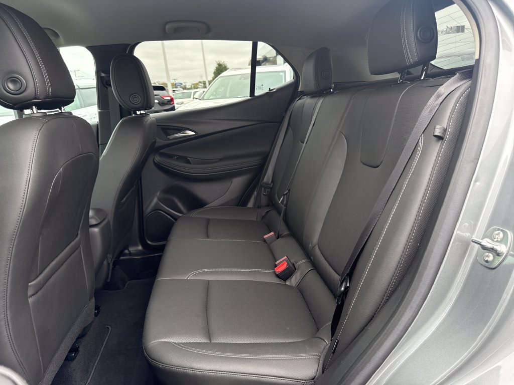 Used 2024 Buick Encore GX Sport Touring FWD image 9