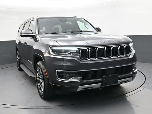 Used 2024 Jeep Wagoneer L Series II w/ Flexible Seating Group image 2