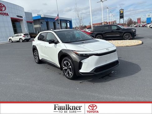 Used 2023 Toyota bZ4X XLE w/ Weather Package image 2