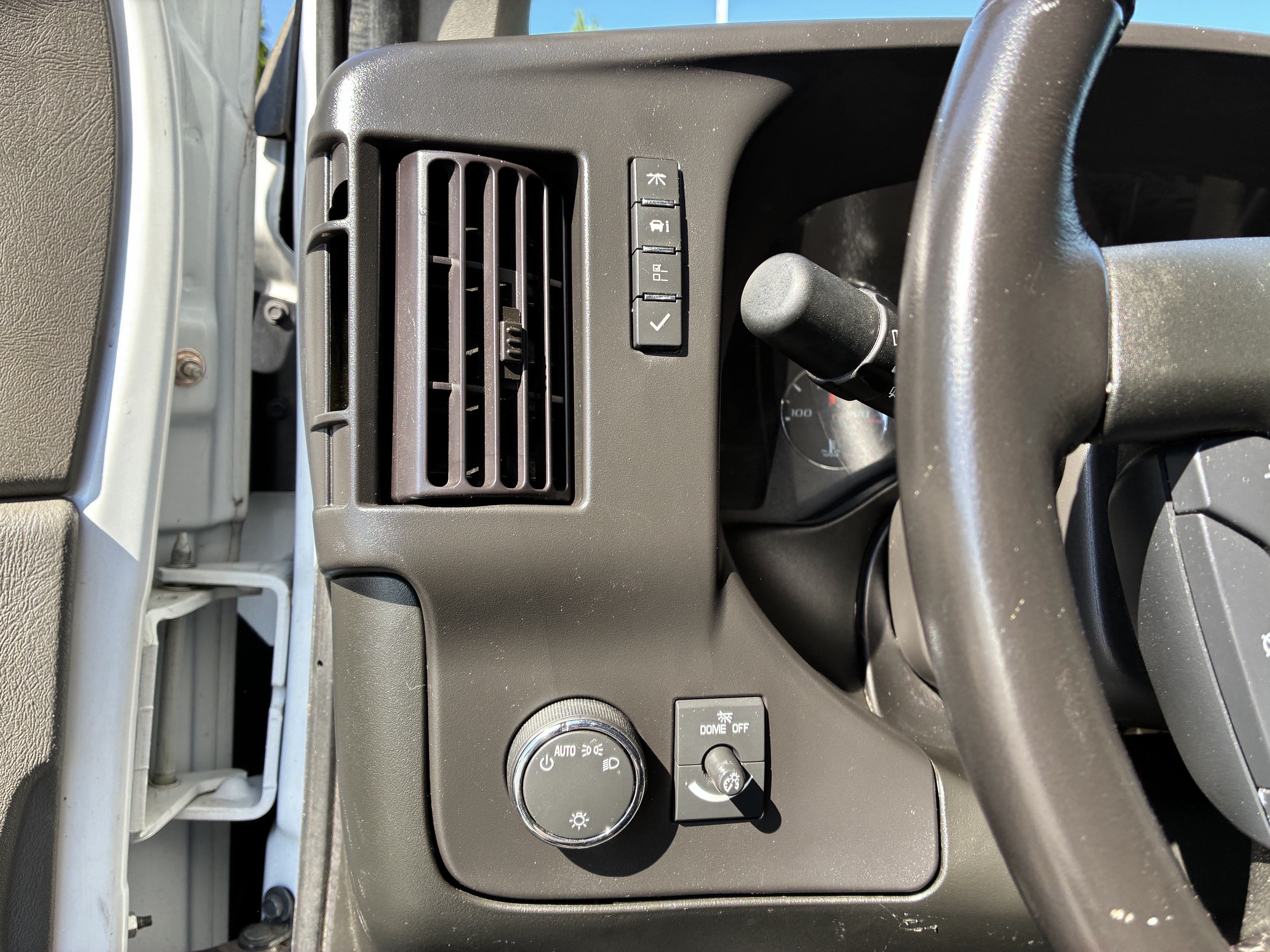Used 2023 Chevrolet Express 3500 w/ Power Convenience Package RWD image 27