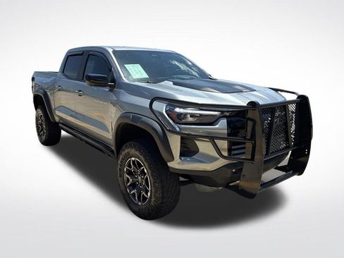 Used 2023 Chevrolet Colorado ZR2 w/ ZR2 Convenience Package III AWD/4WD image 3
