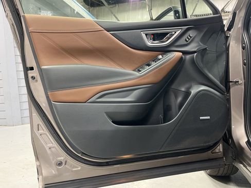 Used 2023 Subaru Forester Touring image 11