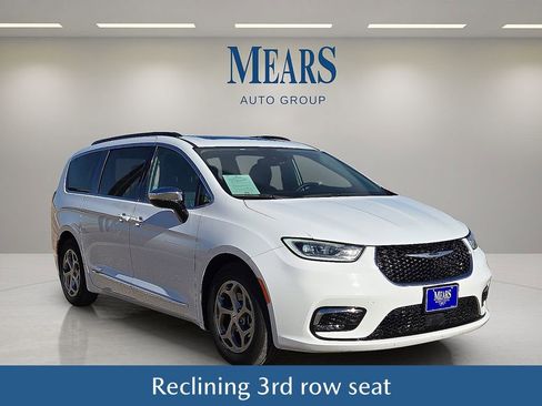 Used 2023 Chrysler Pacifica Limited image 8