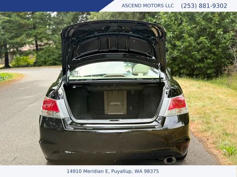 Used 2011 Honda Accord LX image 16