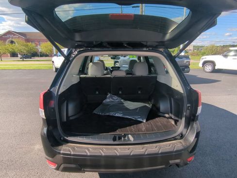 Used 2020 Subaru Forester Premium AWD/4WD image 24