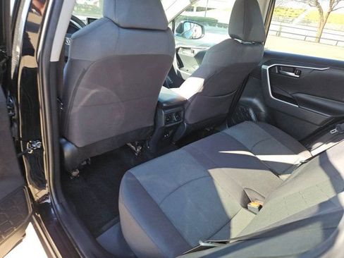 Used 2021 Toyota RAV4 XLE AWD/4WD image 11