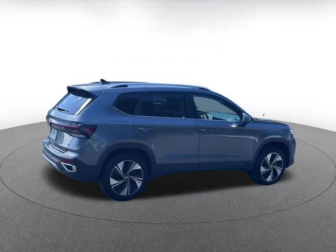 Used 2025 Volkswagen Taos SE image 15