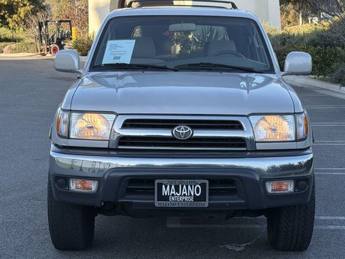 Used 2000 Toyota 4Runner SR5 image 10
