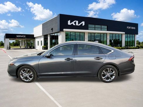Used 2023 Honda Accord EX image 5