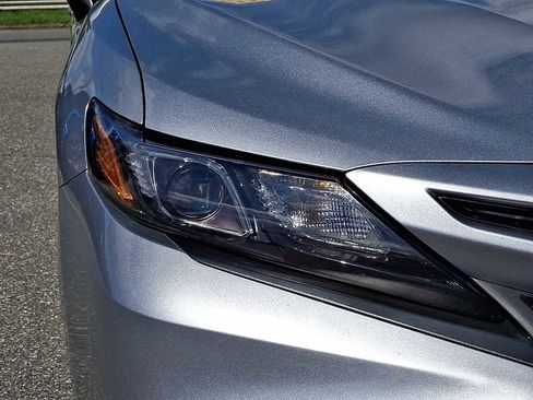 Used 2024 Toyota Camry SE FWD image 9