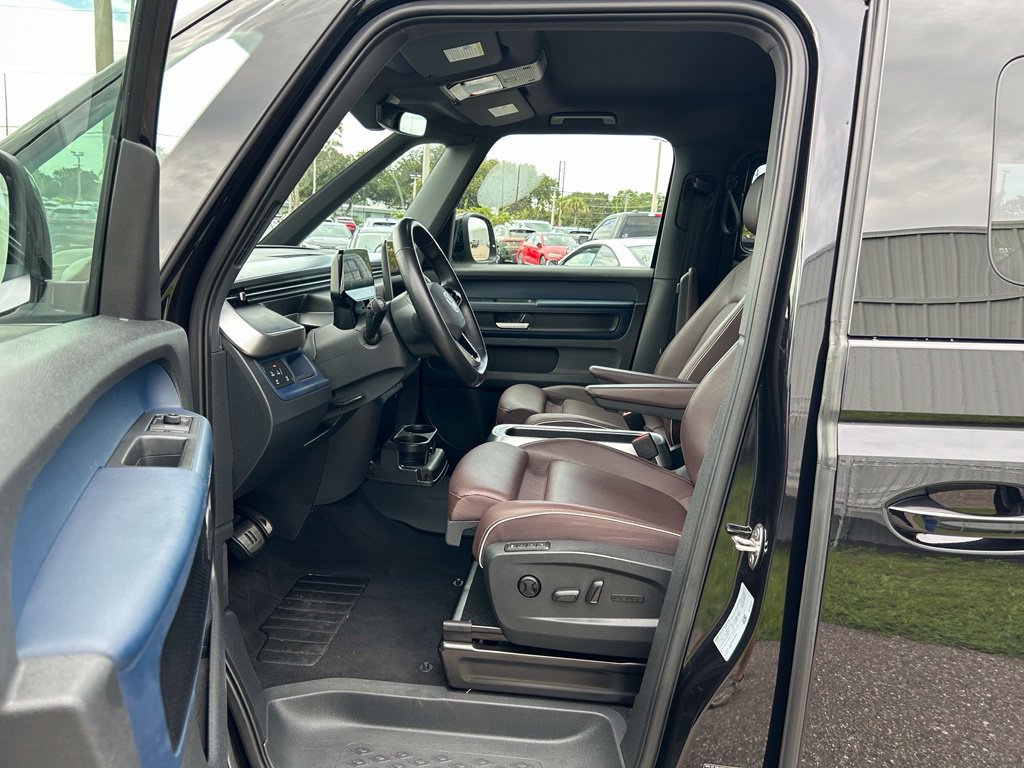 Used 2025 Volkswagen ID. Buzz Pro S RWD image 15