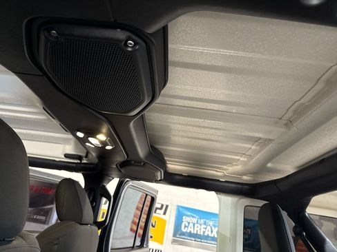 Used 2022 Jeep Wrangler Unlimited Sport AWD/4WD image 36
