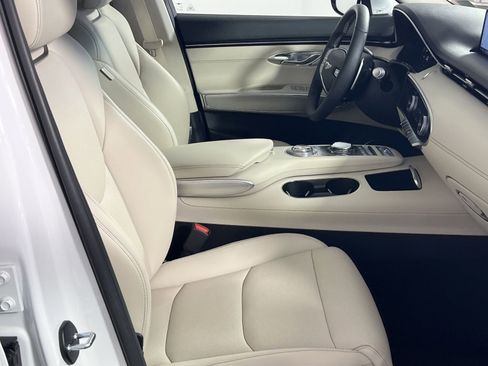 Used 2023 Genesis GV70 2.5T w/ Select Package image 28