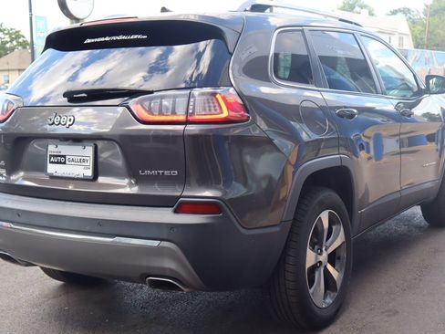 Used 2019 Jeep Cherokee Limited w/ Luxury Group AWD/4WD image 5
