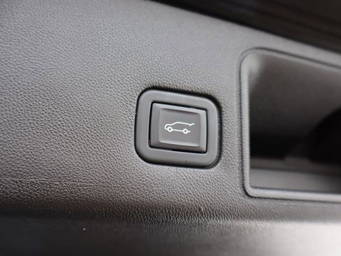 Used 2022 GMC Terrain SLE w/ Driver Convenience Package image 36