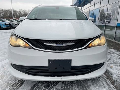 Used 2020 Chrysler Voyager Lxi image 29