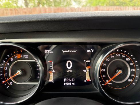 Used 2019 Jeep Wrangler Unlimited Sahara AWD/4WD image 28