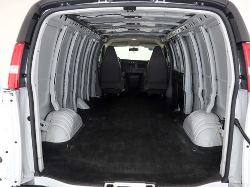Used 2025 GMC Savana 2500 Extended w/ Driver Convenience Package RWD image 12