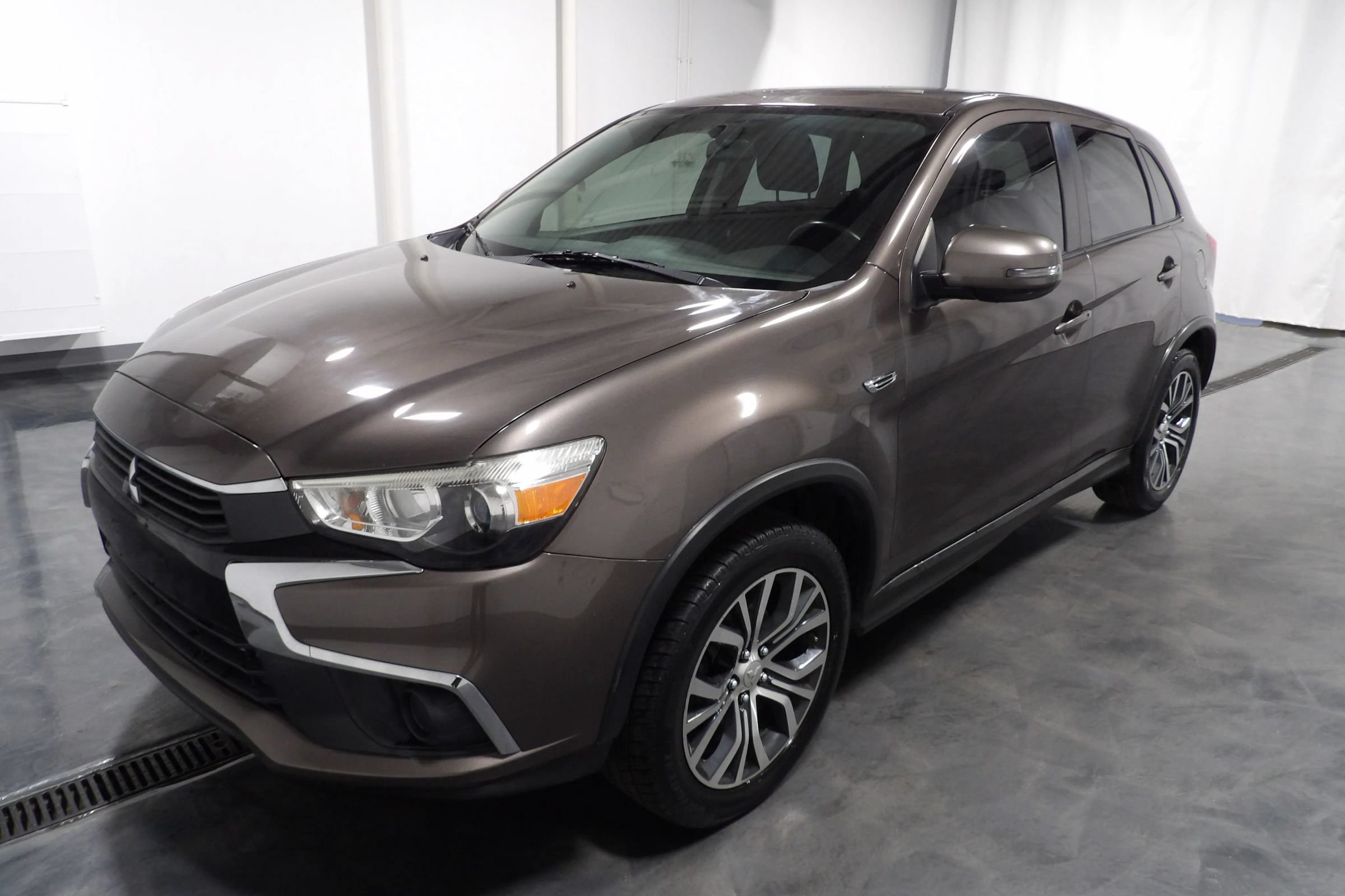 Used 2017 Mitsubishi Outlander Sport ES FWD image 3