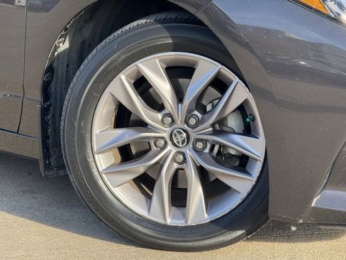 Used 2019 Toyota Avalon XLE image 34