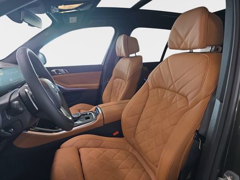 New 2026 BMW X5 xDrive50e w/ Climate Comfort Package AWD/4WD image 12