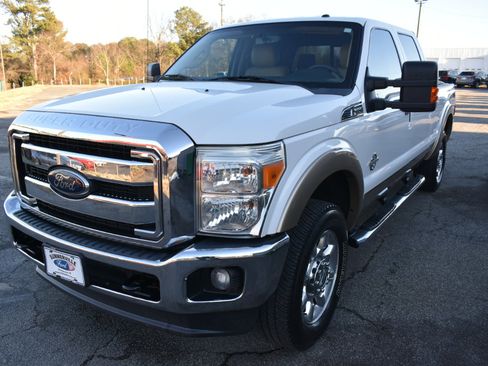 Used 2012 Ford F250 Lariat w/ Lariat Interior Pkg image 2