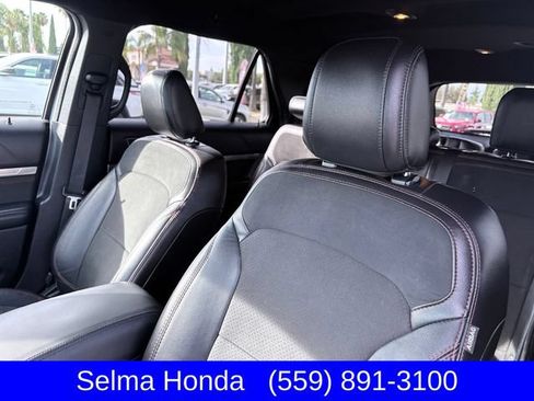 Used 2018 Ford Explorer XLT w/ Equipment Group 202A FWD image 12
