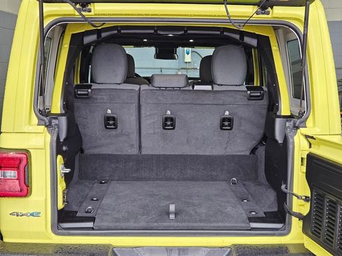 Used 2024 Jeep Wrangler Unlimited Sahara image 30