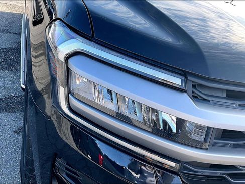 Used 2022 Ford Expedition Max XLT image 30