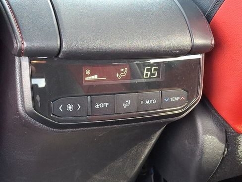 Used 2024 Toyota Highlander XSE AWD/4WD image 11