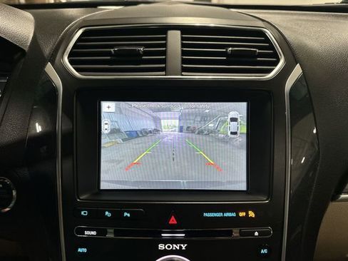 Used 2017 Ford Explorer Limited w/ Equipment Group 301A AWD/4WD image 28