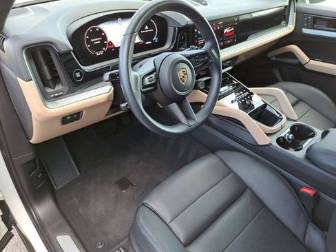 Certified 2024 Porsche Cayenne image 24
