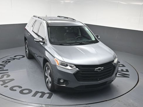 Used 2021 Chevrolet Traverse LT w/ LT Premium Package AWD/4WD image 31