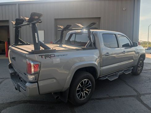 Used 2020 Toyota Tacoma TRD Sport w/ Technology Package image 4