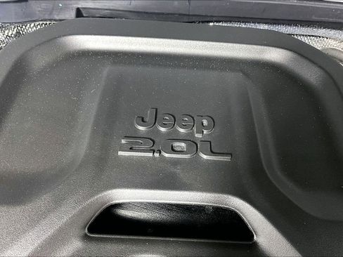Used 2025 Jeep Wrangler Unlimited Rubicon AWD/4WD image 31