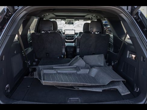 Certified 2025 Ford Explorer ST AWD/4WD image 9