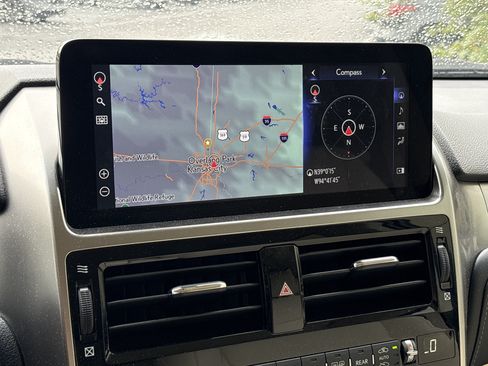 Used 2023 Lexus GX 460 Premium w/ Accessory Package AWD/4WD image 24