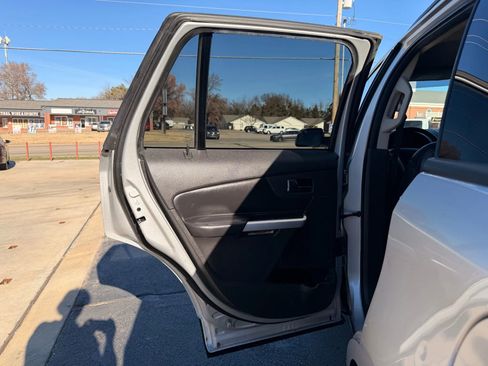 Used 2011 Ford Edge SEL w/ 202A Rapid Spec Order Code image 23